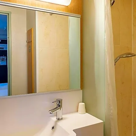 B&B Hotel Agen Hotell