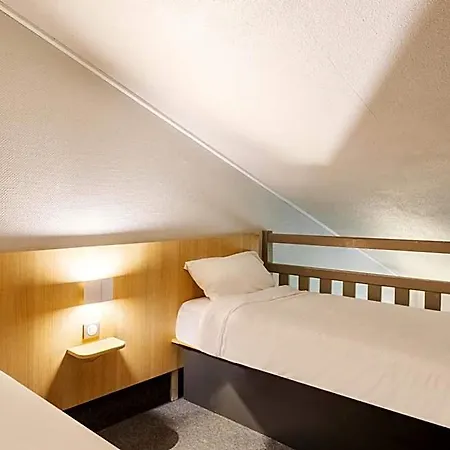 B&B Hotel Agen فندق 2*
