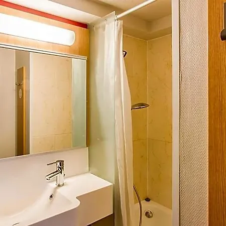 B&B Hotel Agen فندق أجان